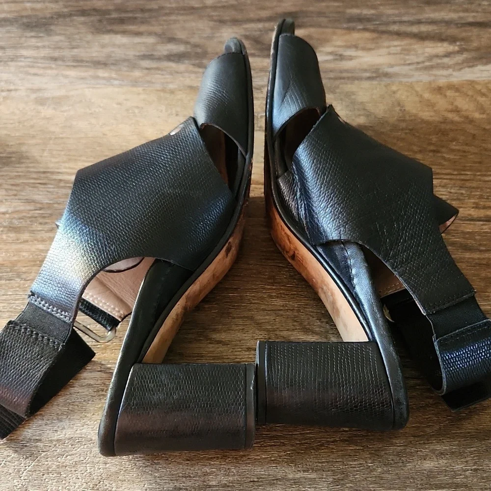 Anyi Lu Black Leather Embossed Athena Sandals EU Size 38 - Picture 8 of 8